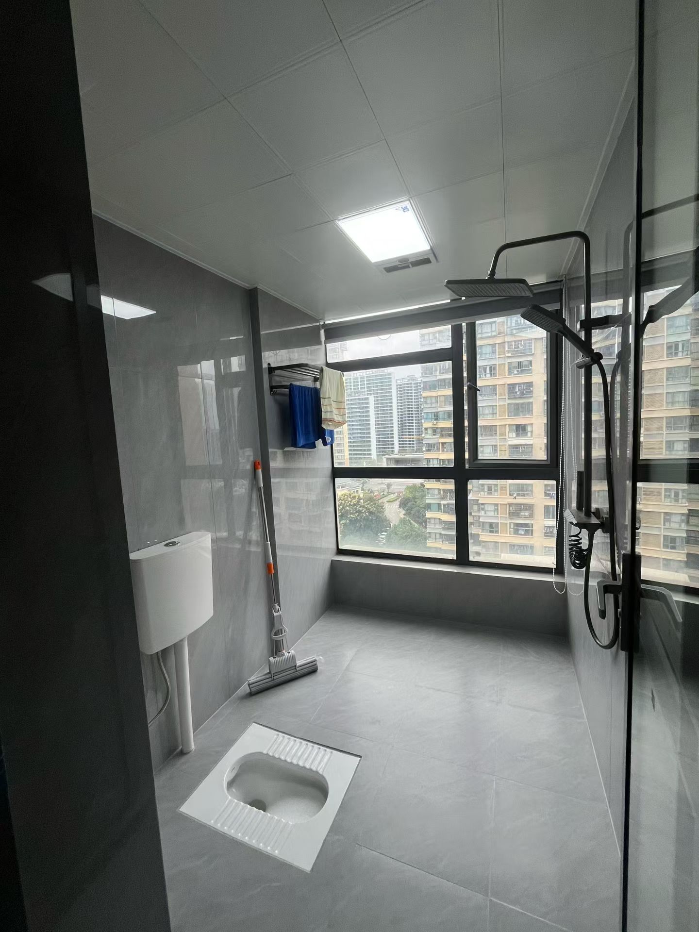 新界 简装出租 150 户型 5房2卫全包价9万